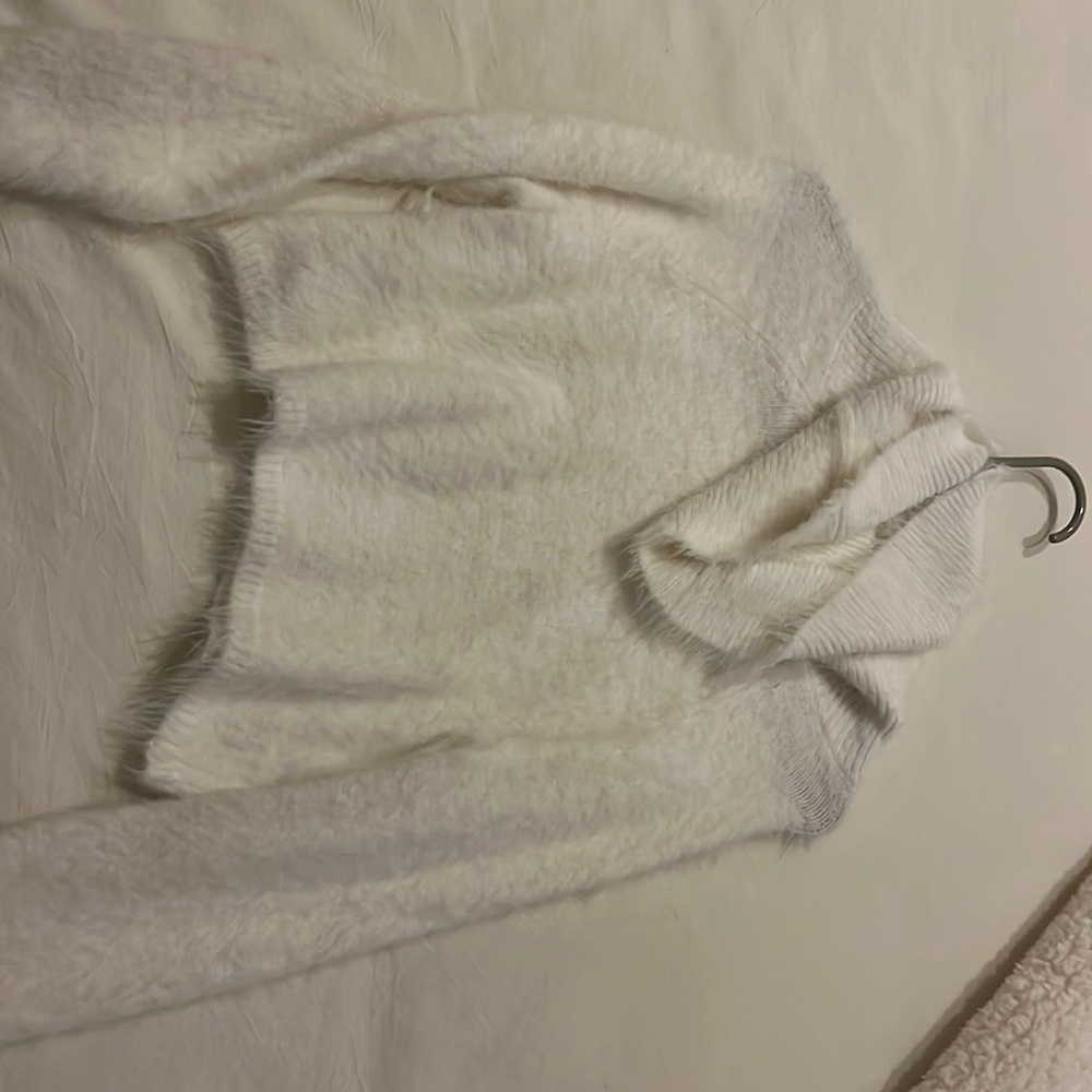 urban outfitters fuzzy white cropped sweater